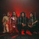 07-05-1978 Van Halen at studio Amsterdam

[keywords]Posed, Eyecontact[/keywords]